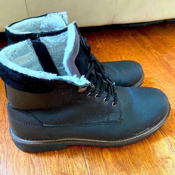 Men’s winter boots size 10.5 with faux fur - Picture 2 of 5